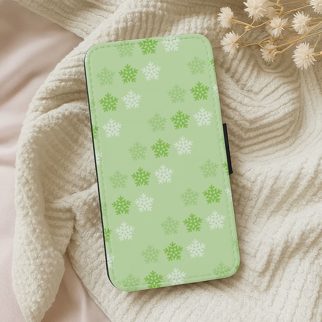 Green Slowflakes Christmas Pattern Leather Phone Case