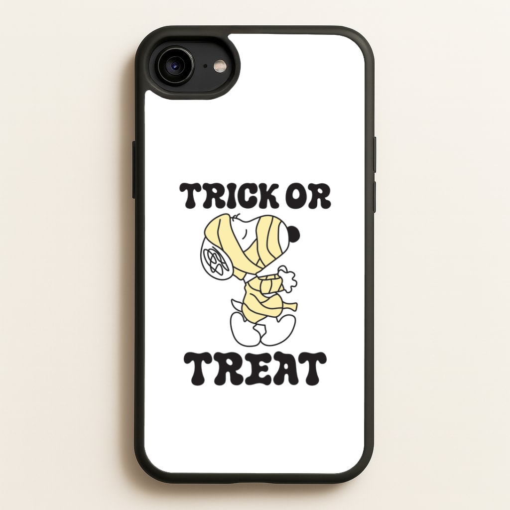 Trick Or Treat Cartoon Beagle iPhone 6 / 7 / 8 / SE Case