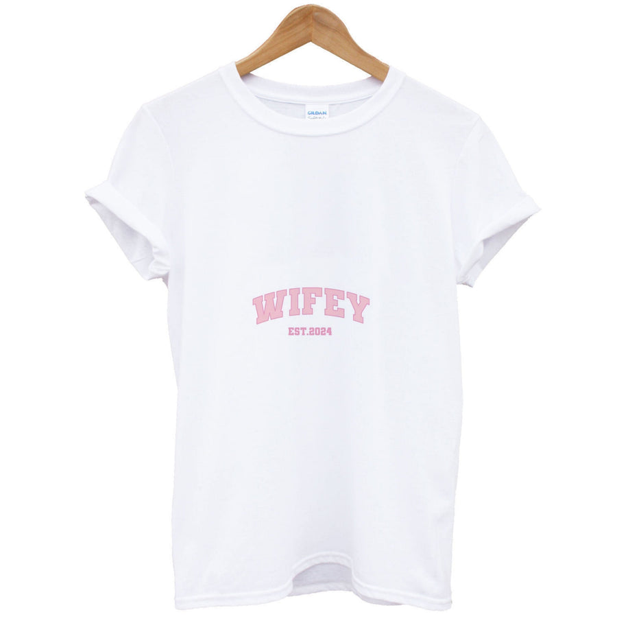 Wifey 2024 - Bridal T-Shirt