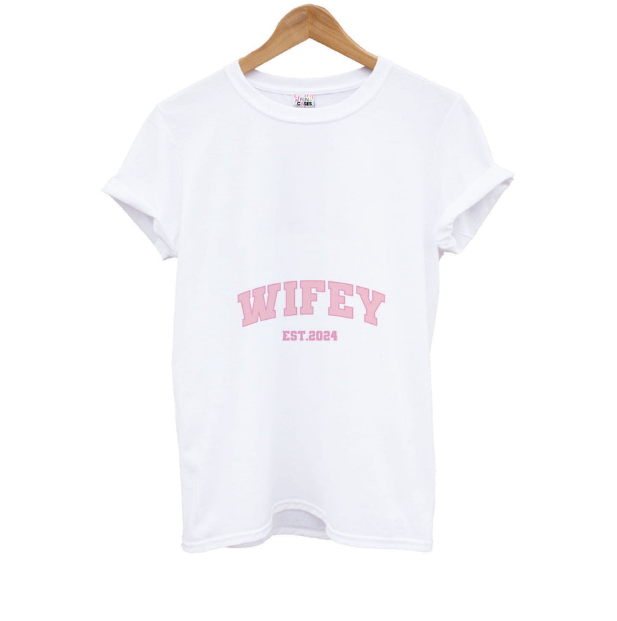 Wifey 2024 - Bridal Kids T-Shirt
