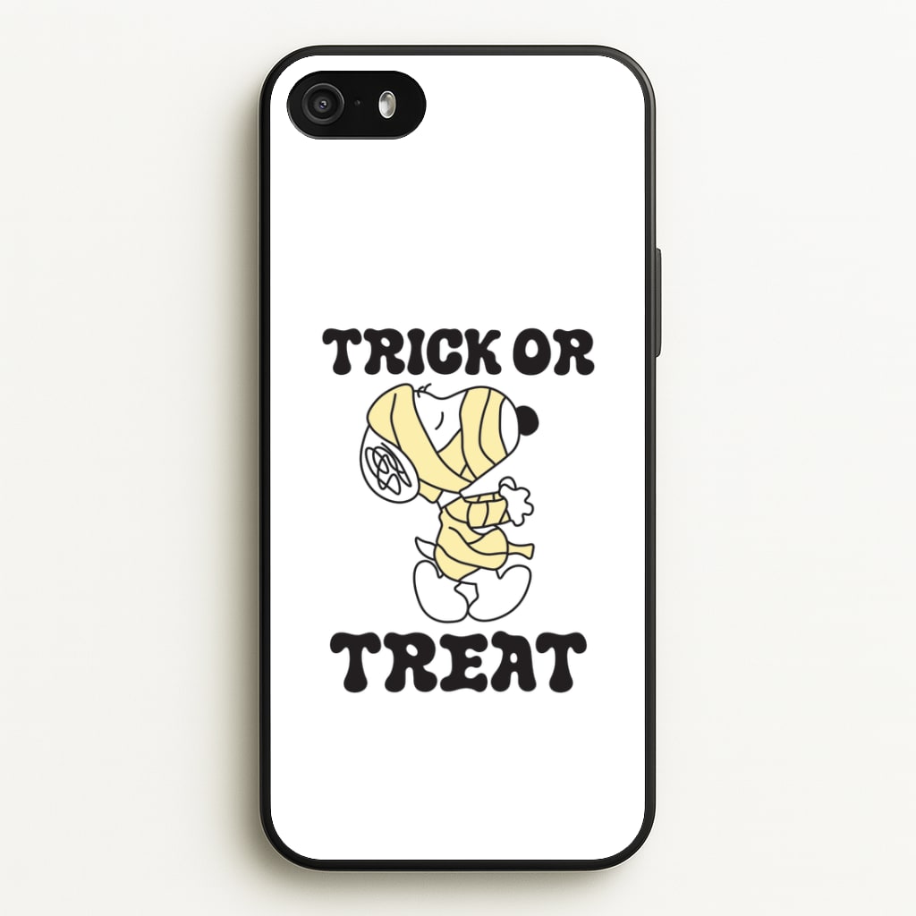 Trick Or Treat Cartoon Beagle iPhone 5 / 5s / SE 2016 Case
