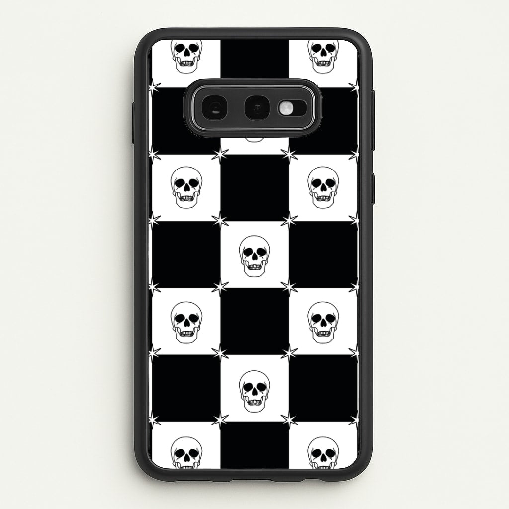 Checkered Skulls Pattern Galaxy S10e Case