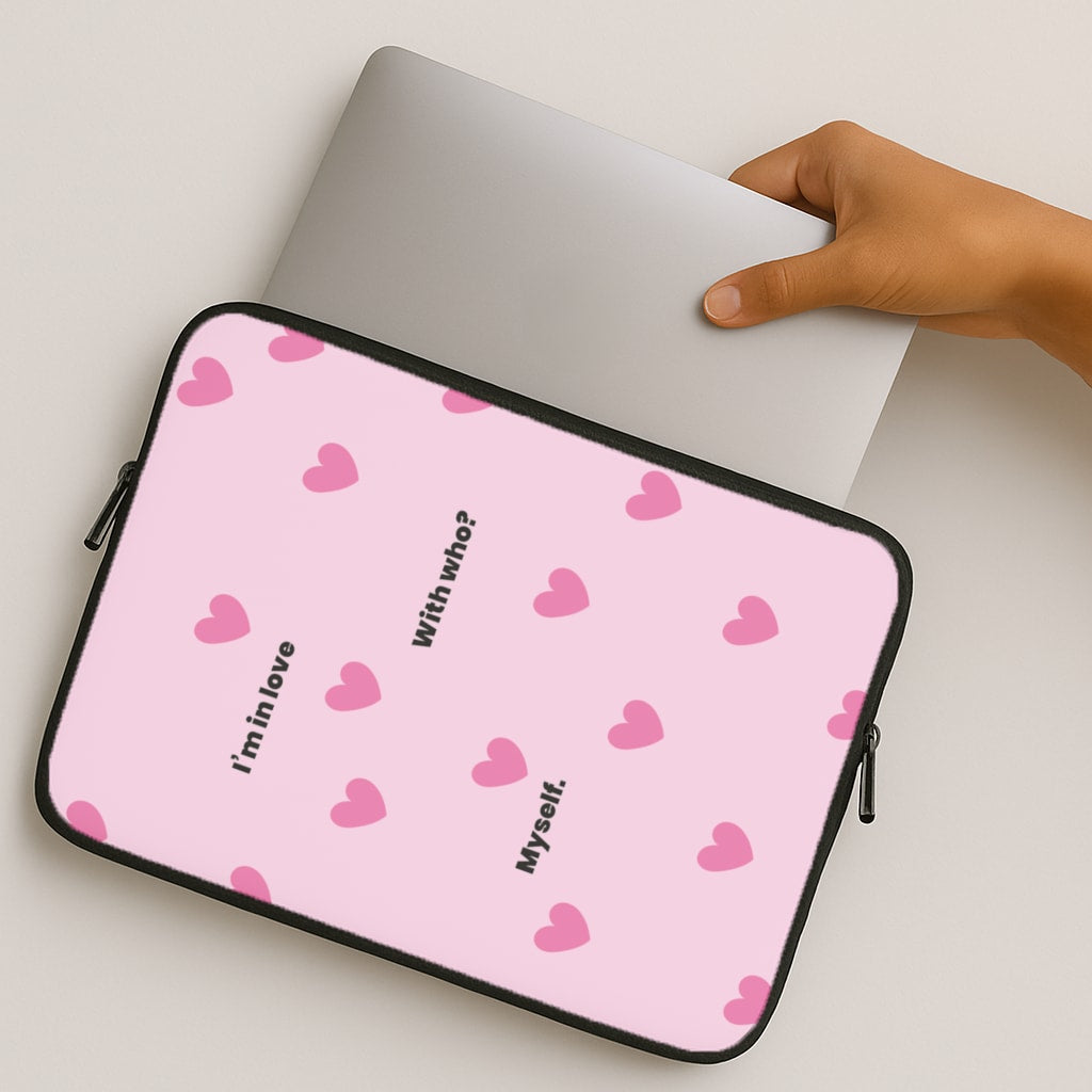 Im in love - Kourtney Kardashian MacBook Case