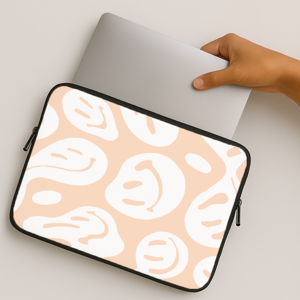 Trippn Smiley - Orange MacBook Case