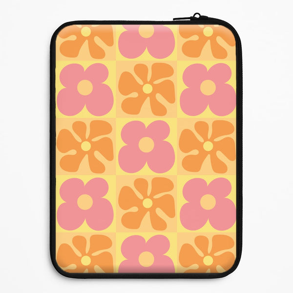 Summer Flowers Checkered Pattern Universal Laptop Sleeve
