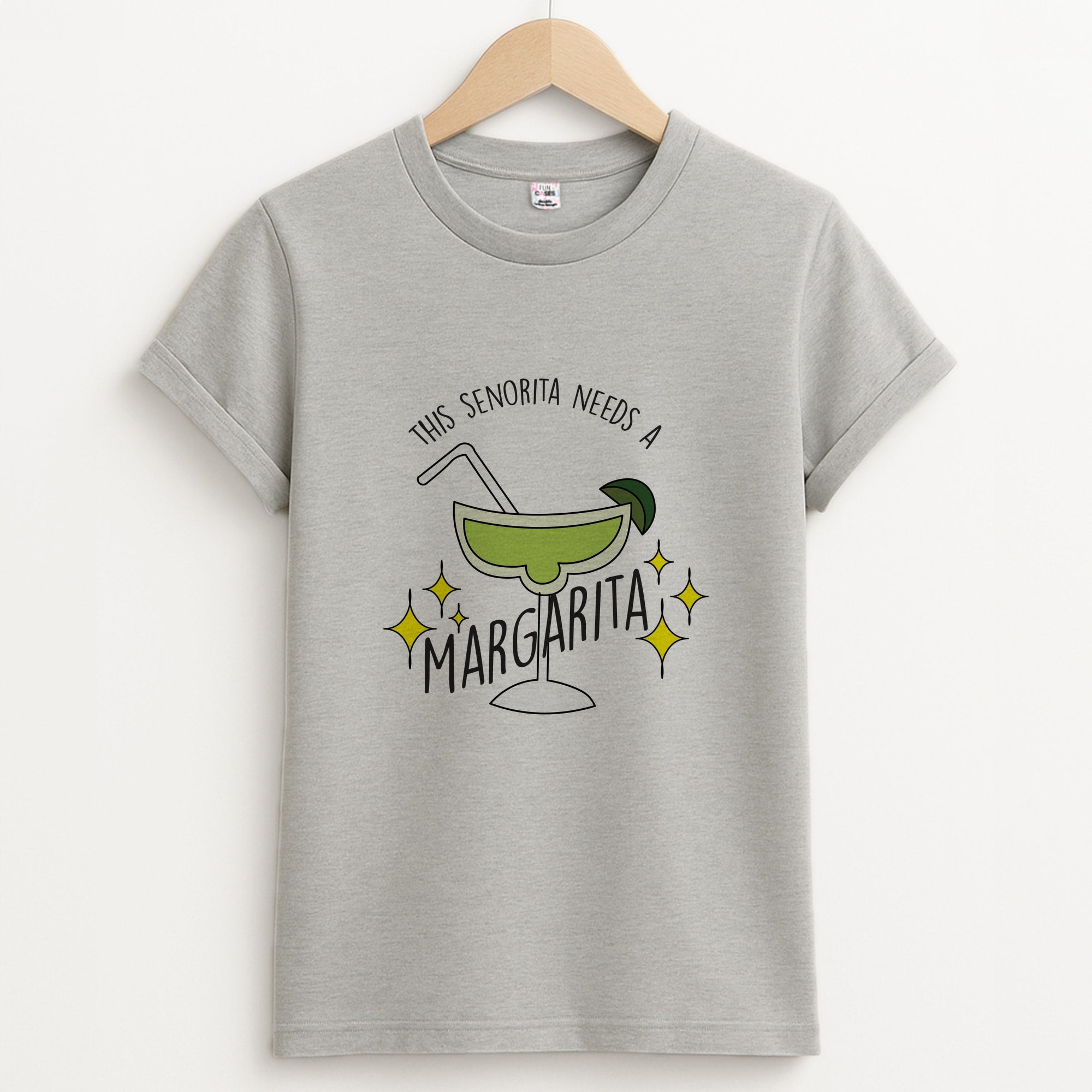 This Senorita Needs A Margarita - Funny Quotes Unisex Grey T-Shirt