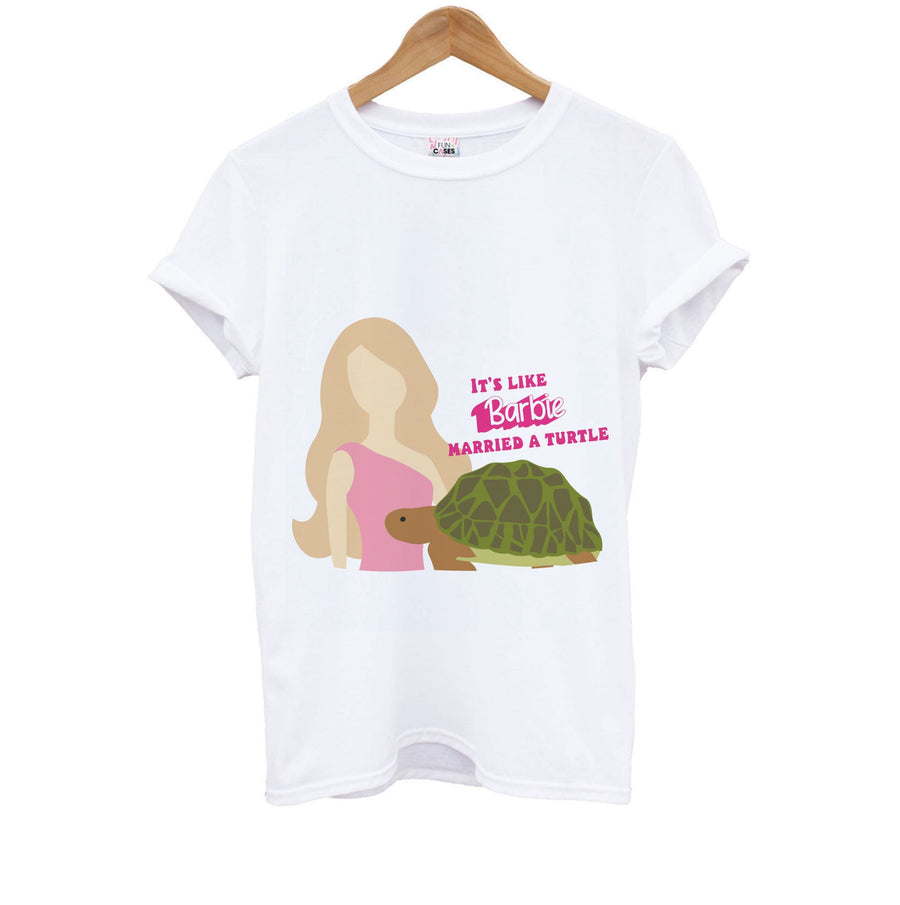 Married A Turtle - Young Sheldon Kids T-Shirt
