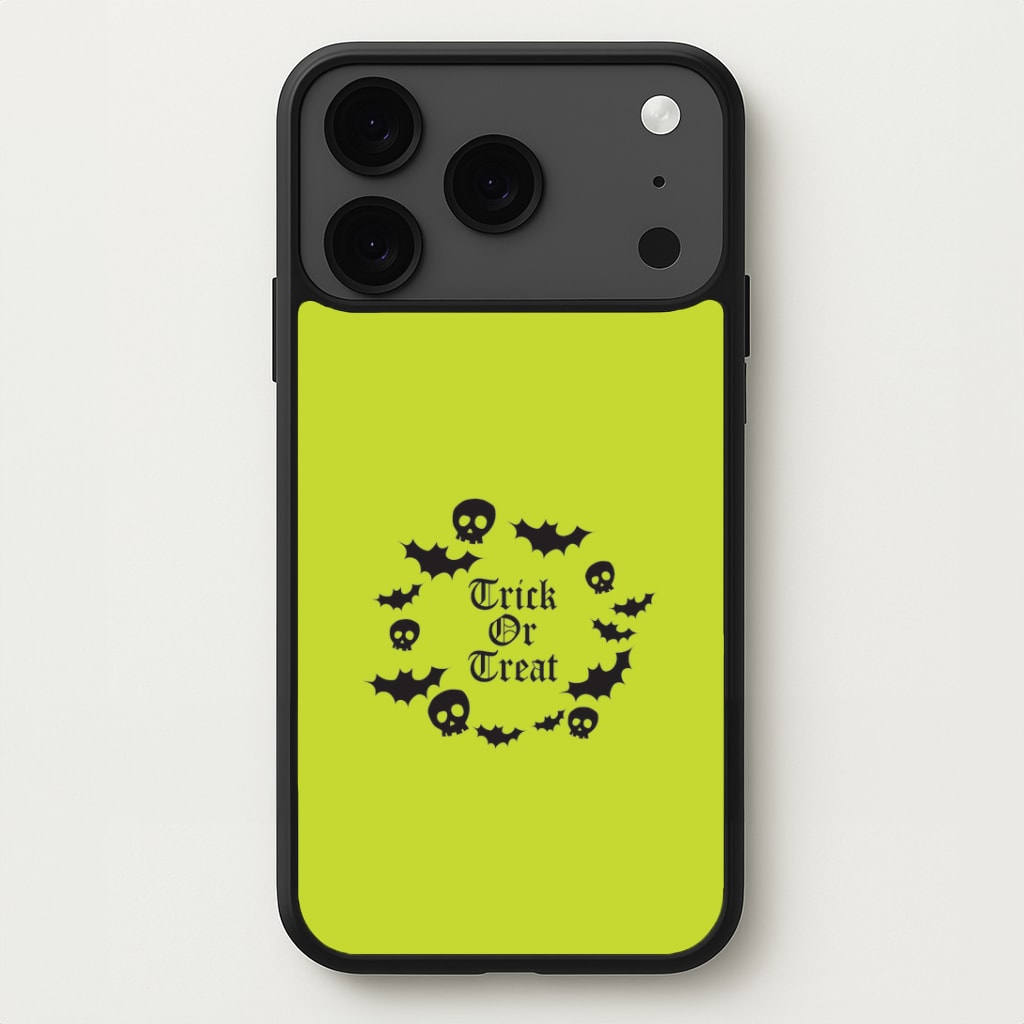 Trick Or Treat Wreath iPhone 17 Pro Max Case