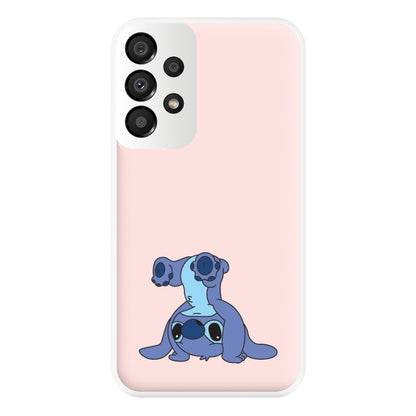 Cute Blue Alien Handstand Galaxy A33 Case