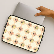 Argyle Ladybugs Pattern Laptop Sleeve 2