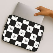 Checkered Skulls Pattern Laptop Sleeve 2