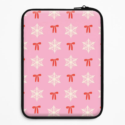 Coquette Bows And Snowflakes Pattern Universal Laptop Sleeve