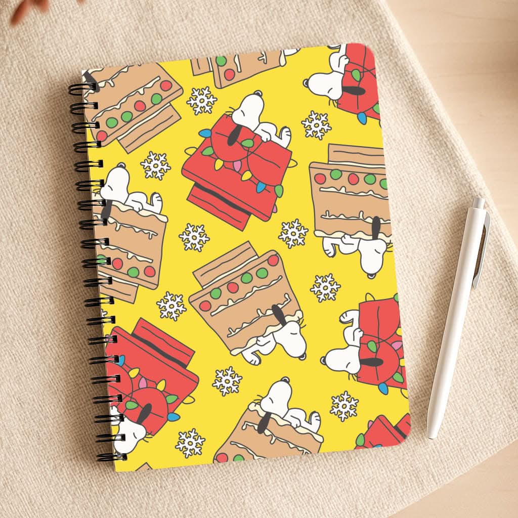 Cartoon Beagle Fairylights And Gingerbead Pattern Notepad
