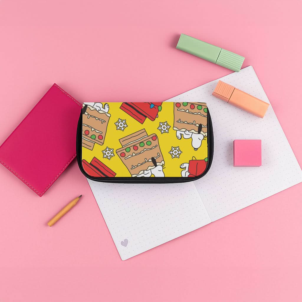 Cartoon Beagle Fairylights And Gingerbead Pattern Pencil Case