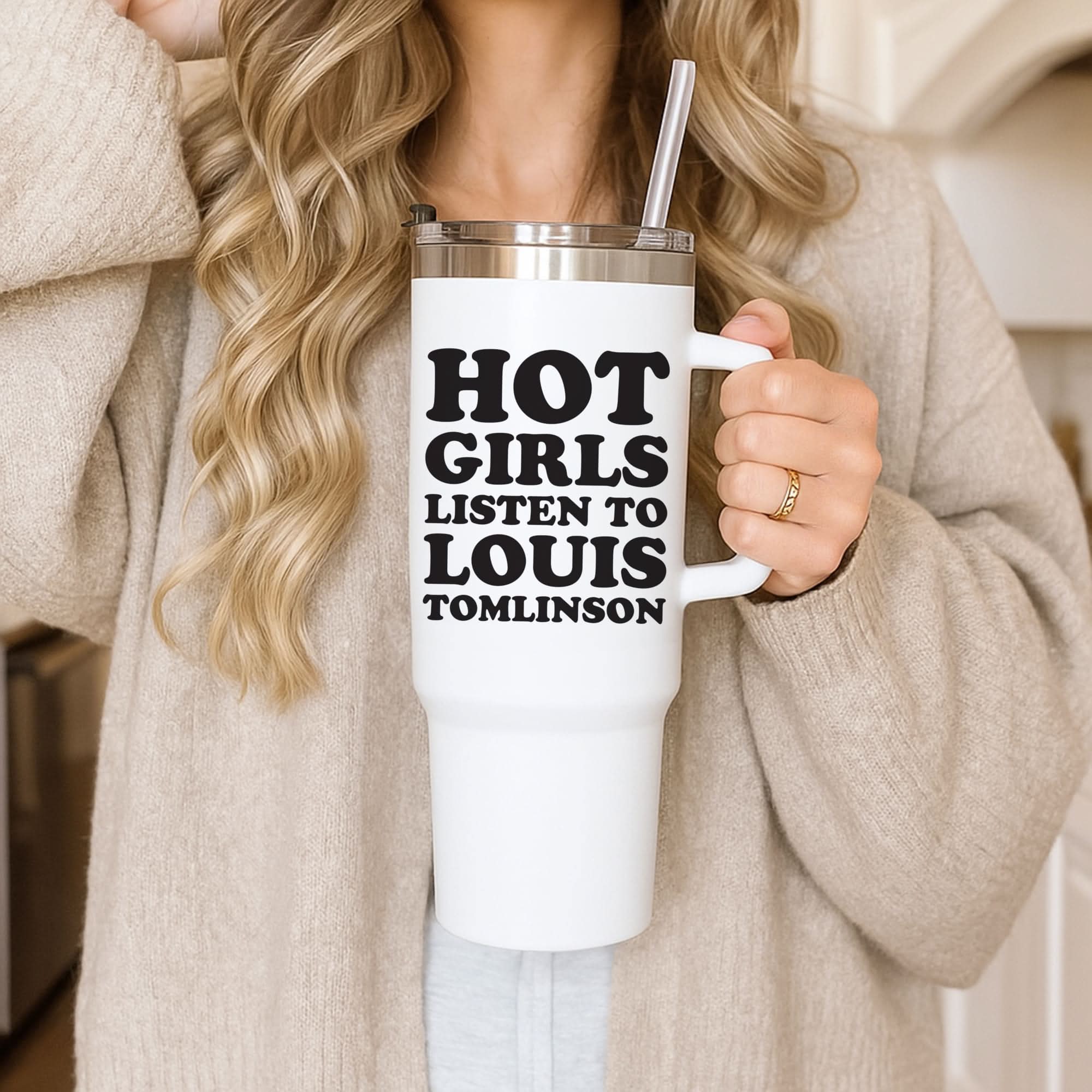 Hot Girls Listen To Louis Tumbler