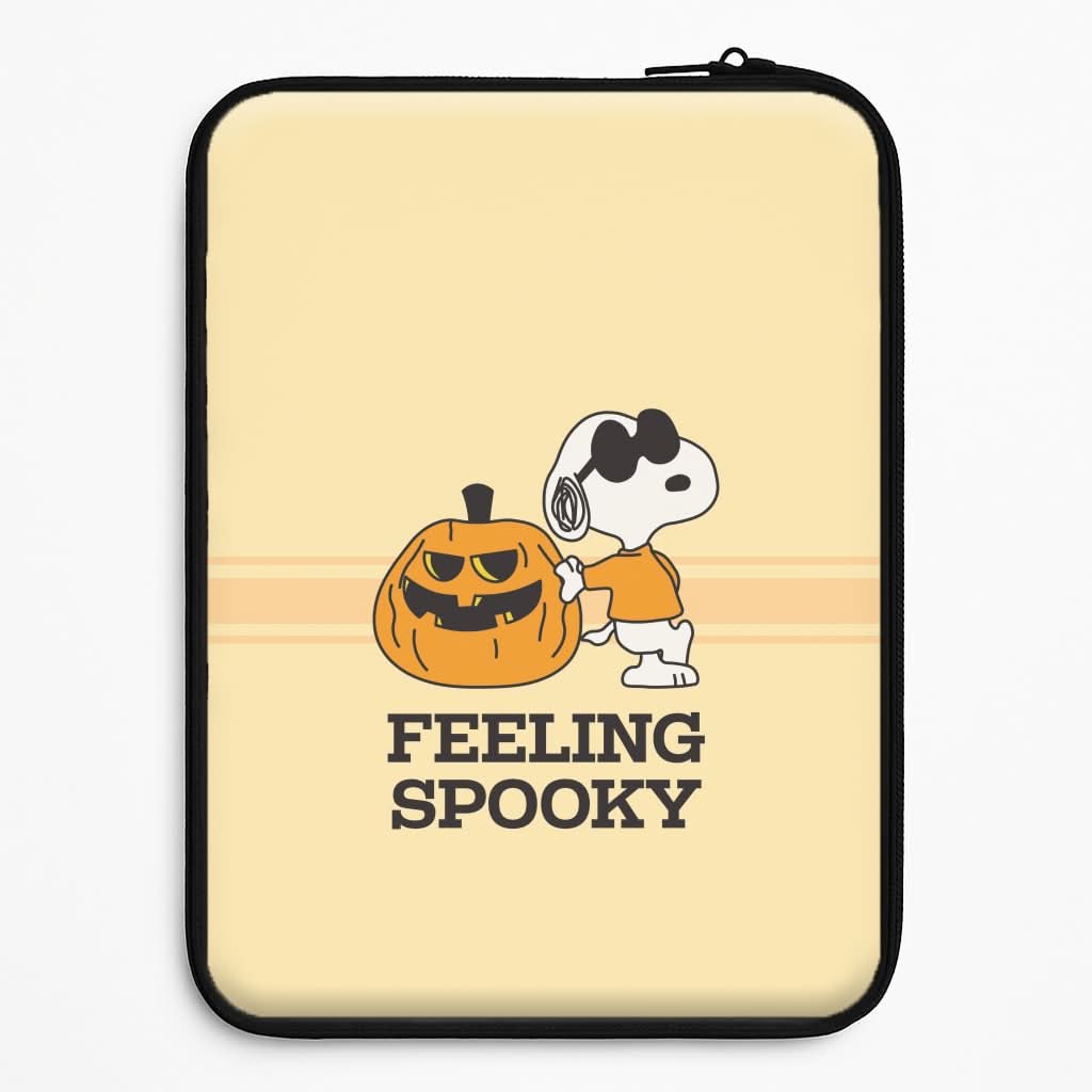 Feeling Spooky Cartoon Beagle Universal Laptop Sleeve