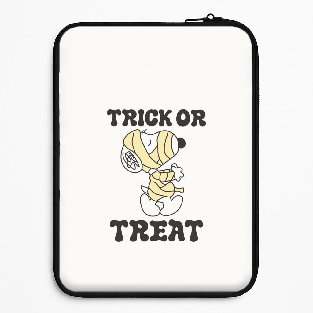 Trick Or Treat Cartoon Beagle Laptop Sleeve