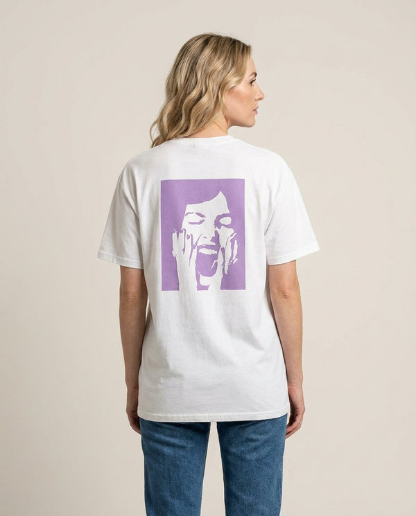 Scream - Olivia T-Shirt — White Back, worn