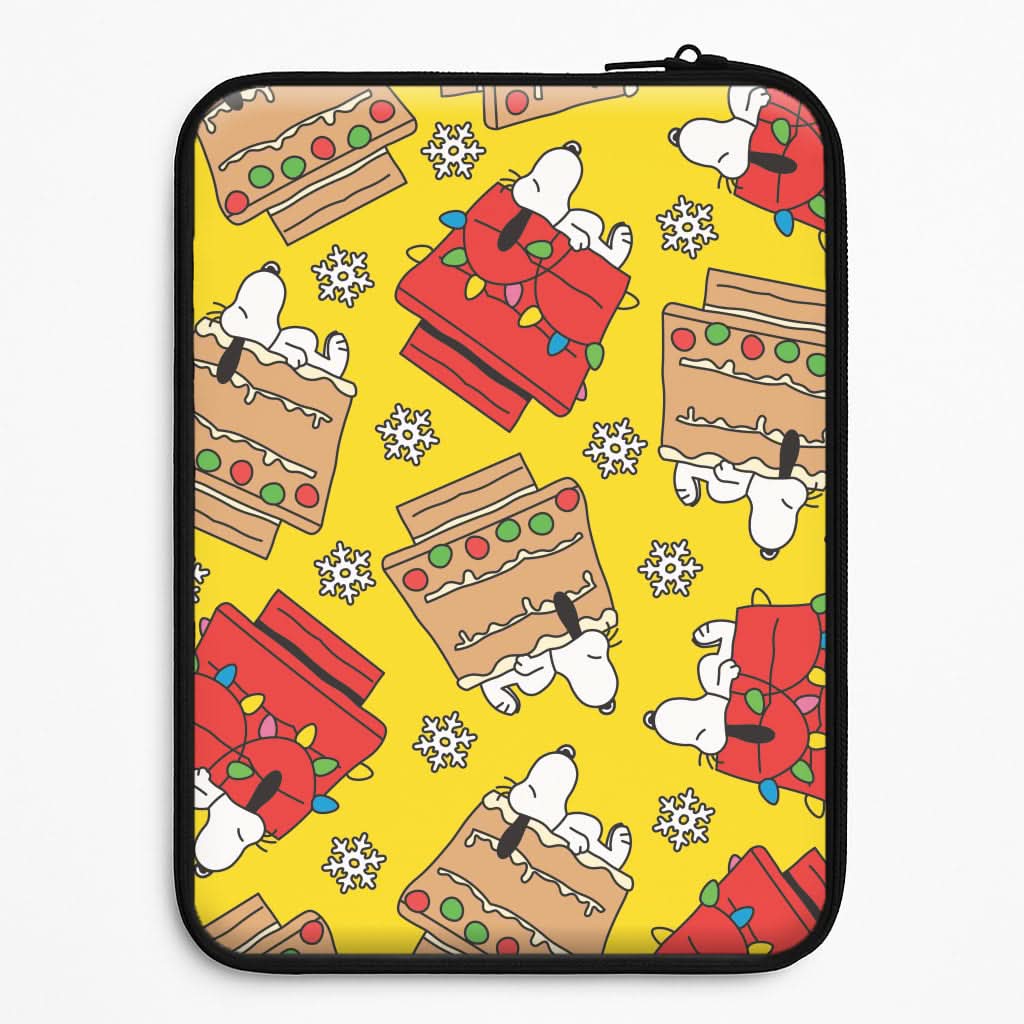 Cartoon Beagle Fairylights And Gingerbead Pattern Laptop Sleeve