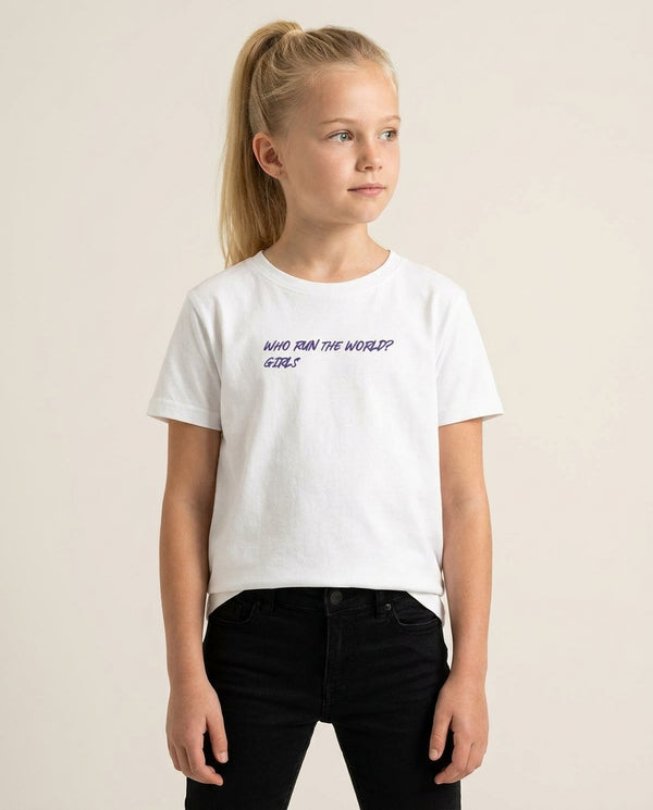 Who Run The World - Queen B Kids T-Shirt — White Front, worn