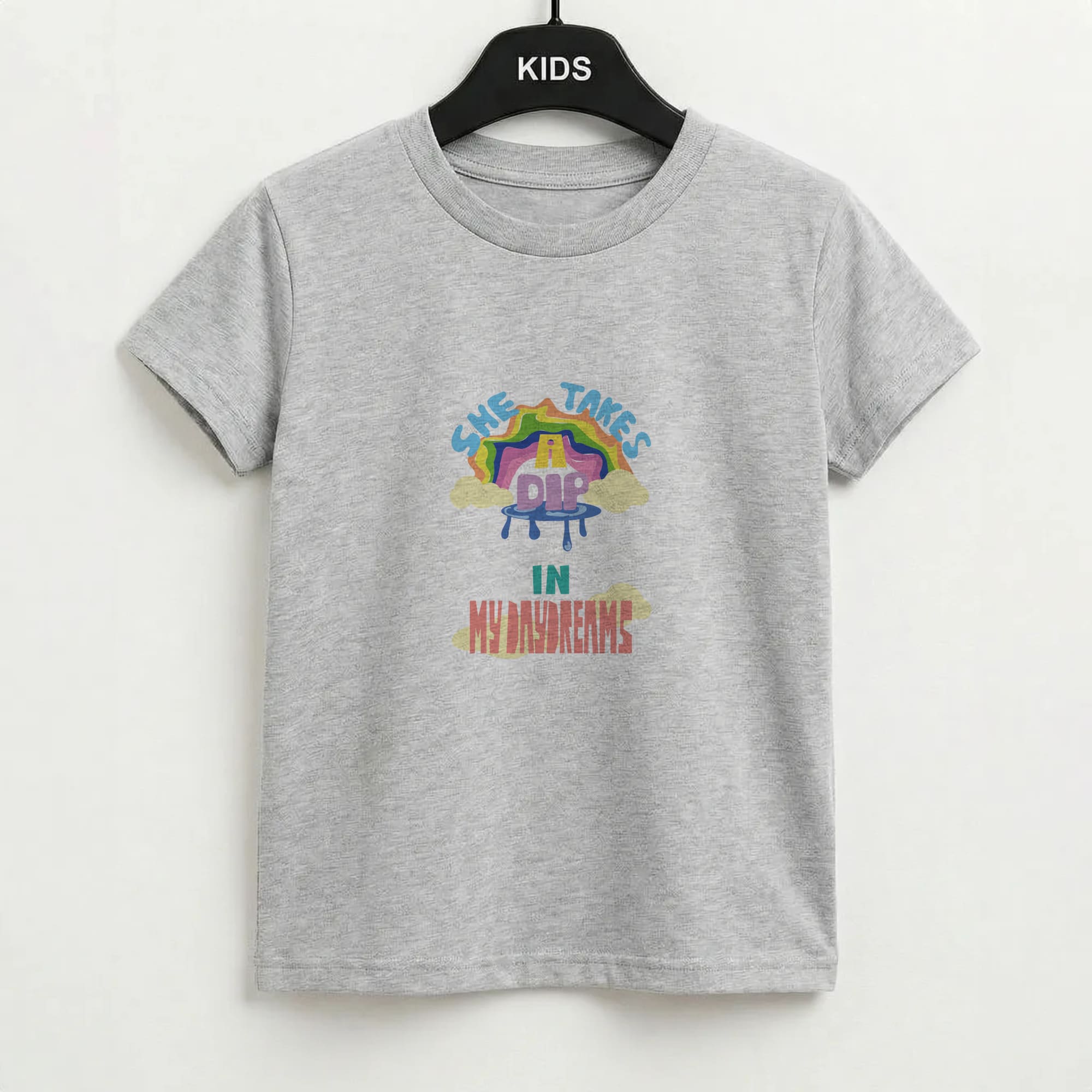 She takes a dip in my daydreams Kids T-Shirt