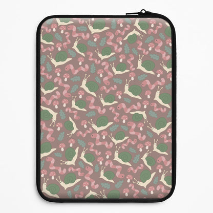 Snails - Animal Patterns Universal Laptop Sleeve