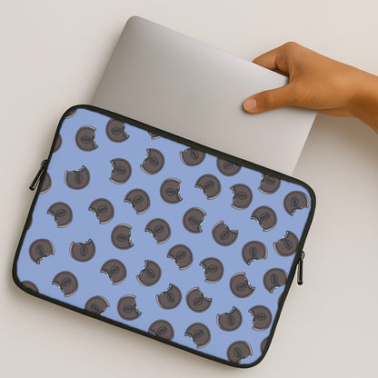 Oreos - Biscuits Patterns MacBook Case