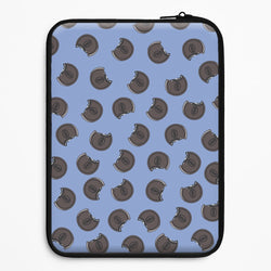 Oreos - Biscuits Patterns Universal Laptop Sleeve