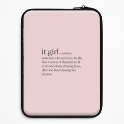 It Girl - Clean Girl Aesthetic Universal Laptop Sleeve