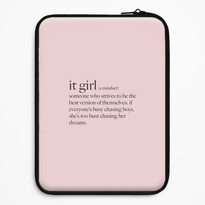 It Girl - Clean Girl Aesthetic Universal Laptop Sleeve