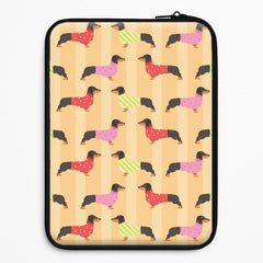 Dachshunds In Sweaters Pattern Laptop Sleeve