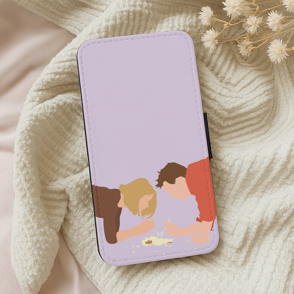 Eating Some Food Wallet Phone Case
