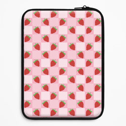 Checkered Strawberries Pattern Universal Laptop Sleeve