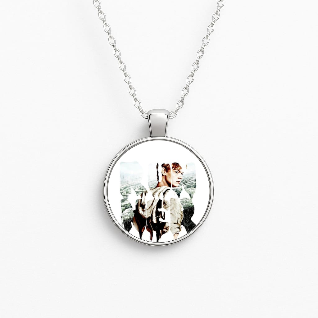 Runner - Newt - Maze Circle Necklace
