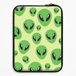 Alien Raider - Space Universal Laptop Sleeve