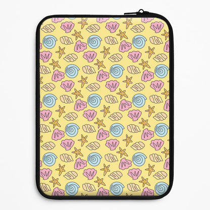 Seashells Pattern 2 Universal Laptop Sleeve