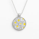 Cute Daisy Pattern Circle Necklace