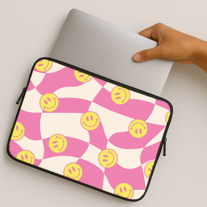 Smiley Checkboard - Trippy Patterns MacBook Case