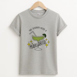 This Senorita Needs A Margarita - Funny Quotes Unisex Grey T-Shirt