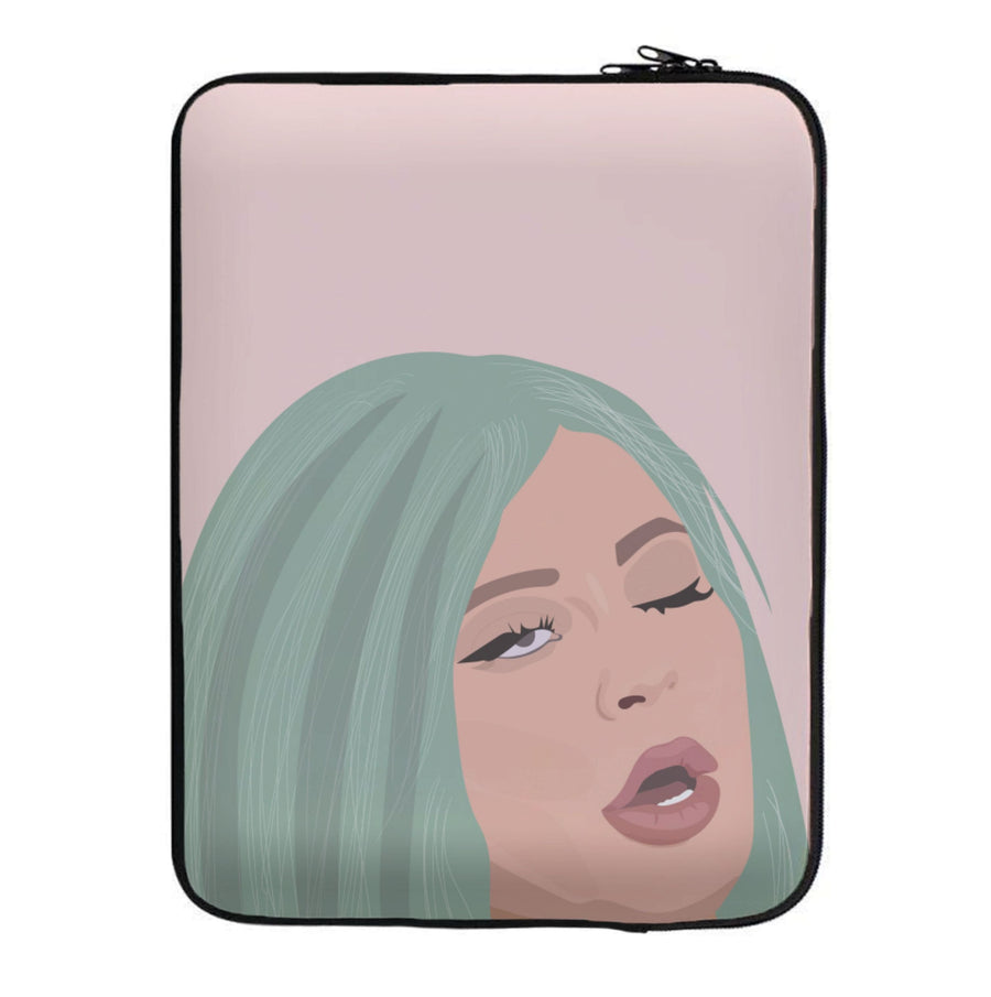 Kylie Jenner - Ready For My Close Up Laptop Sleeve