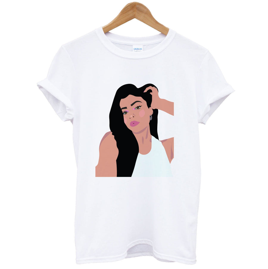 Doing makeup - Kylie Jenner T-Shirt