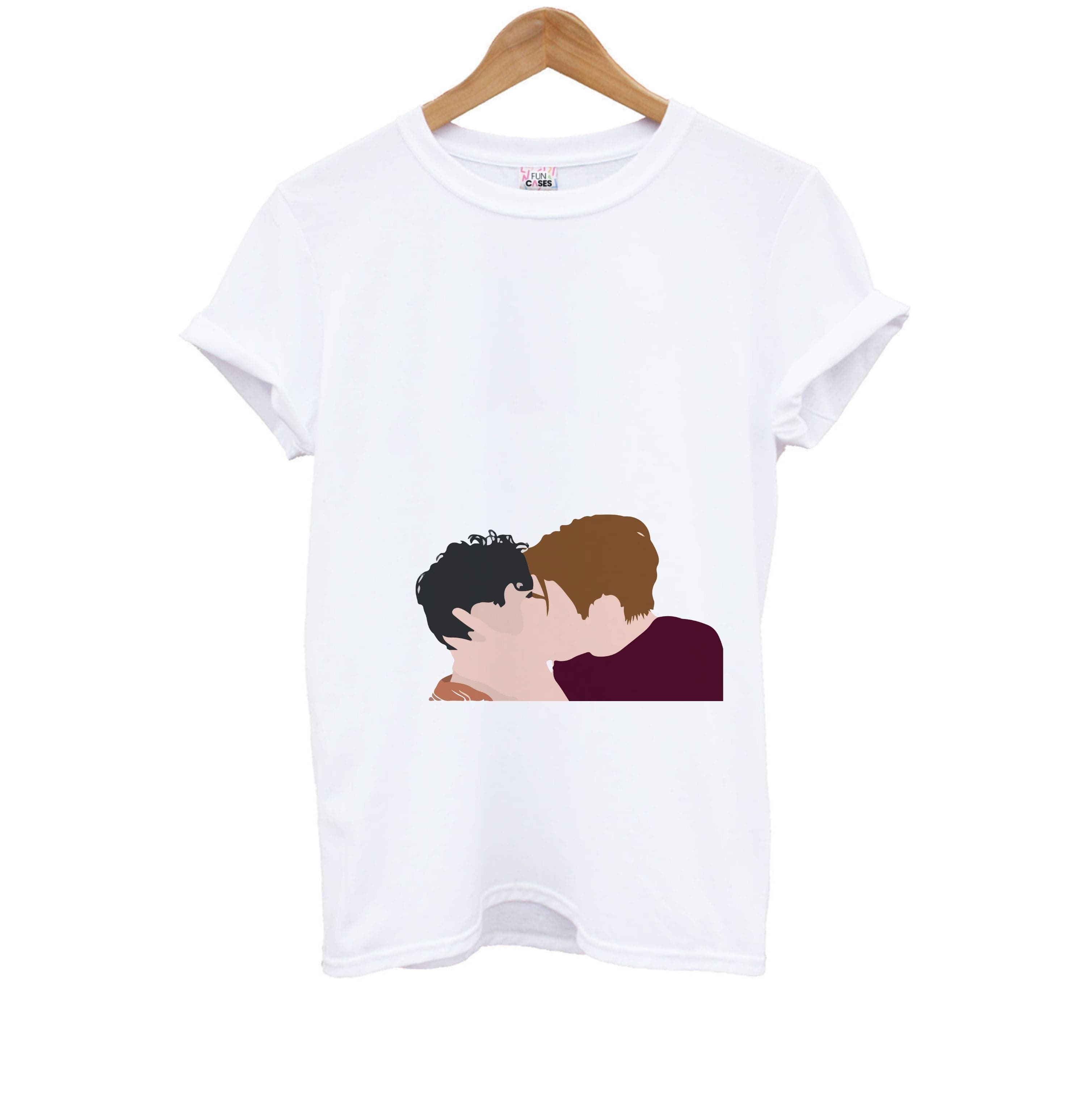 Nick And Charlie Kissing - Heart TV Kids T-Shirt