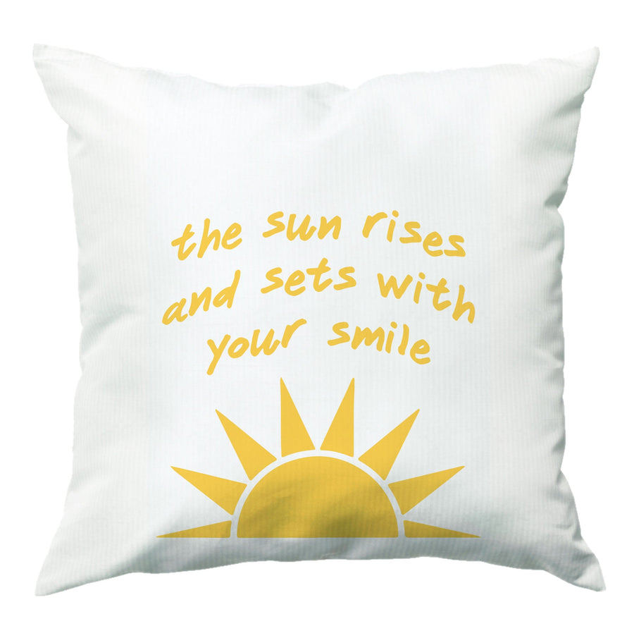 The Sun Rises And Sets With Your Smile - The Seven Husbands of Evelyn Hugo  Cushion
