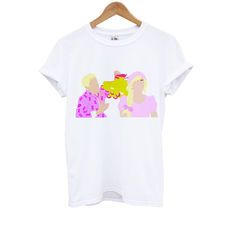 Rollerskates - Margot Robbie Kids T-Shirt