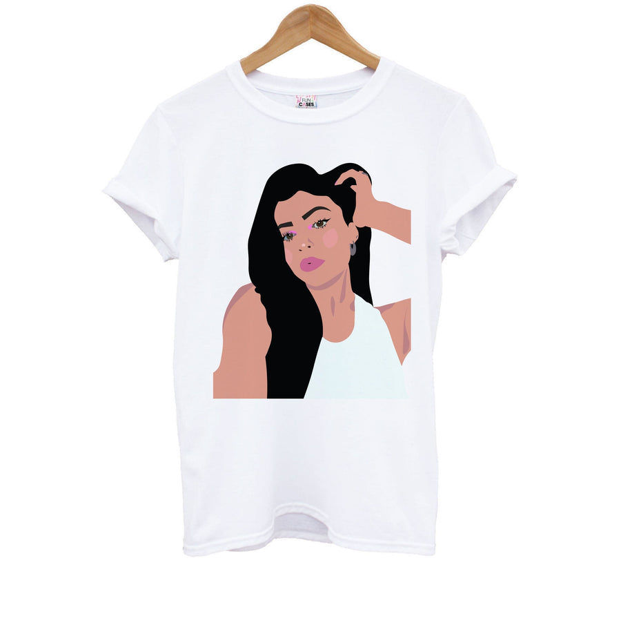 Doing makeup - Kylie Jenner Kids T-Shirt